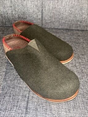 NEW - Chaco HARPER  Olive Green Wool Slip-On Mules with Red Stitching